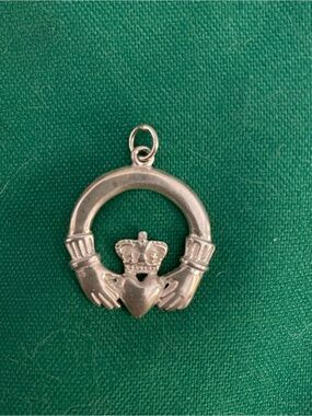 Sterling Silver Claddagh Ring Pendant in Silver